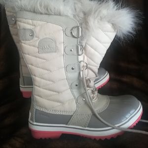 NWOT Sorel Torino Boots